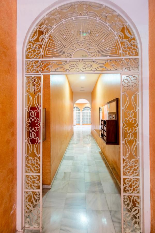 Behouse Cuna Севилья Экстерьер фото