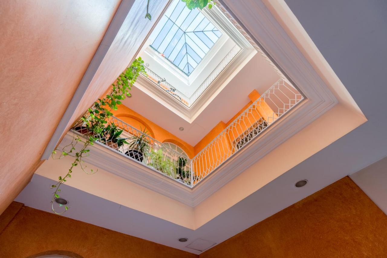 Behouse Cuna Севилья Экстерьер фото